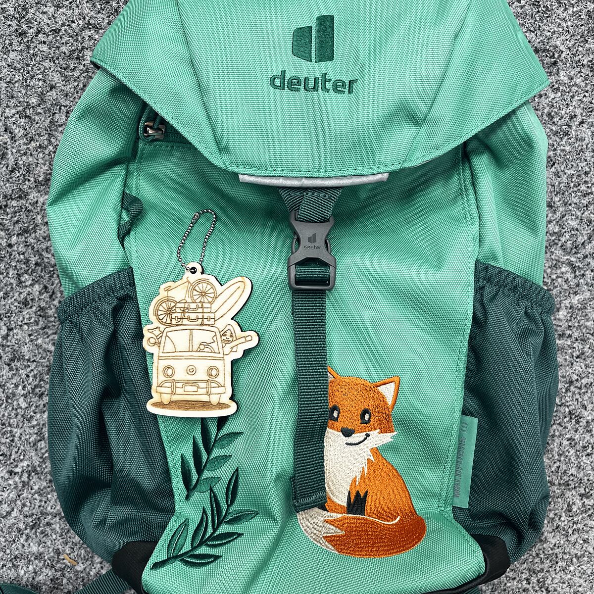 Promaledobrodruhy Dřevěný přívěsek na batoh nebo klíče Promaledobrodruhy.cz - Camper