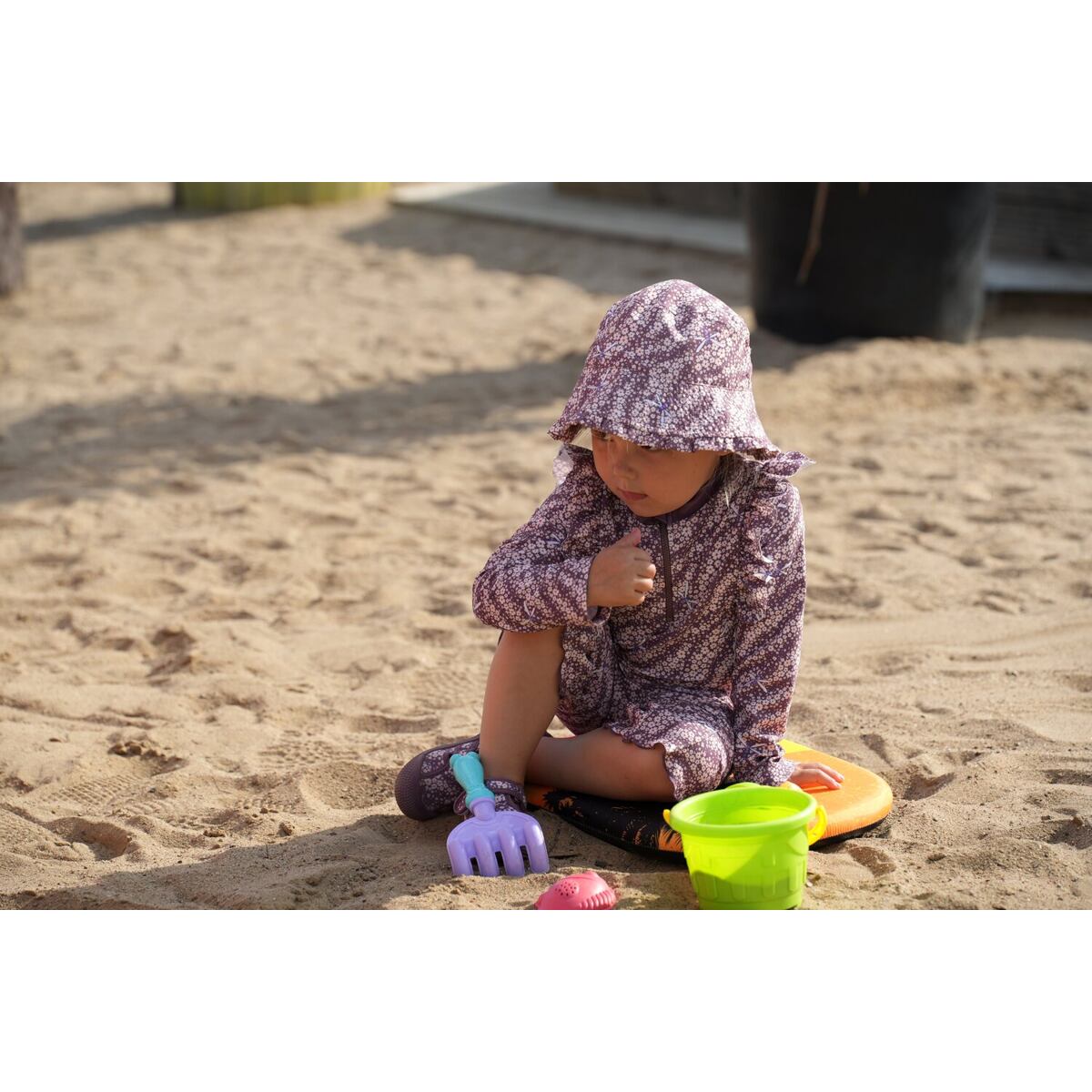 Playshoes Dětský UV klobouk Flowers oboustranný - violet