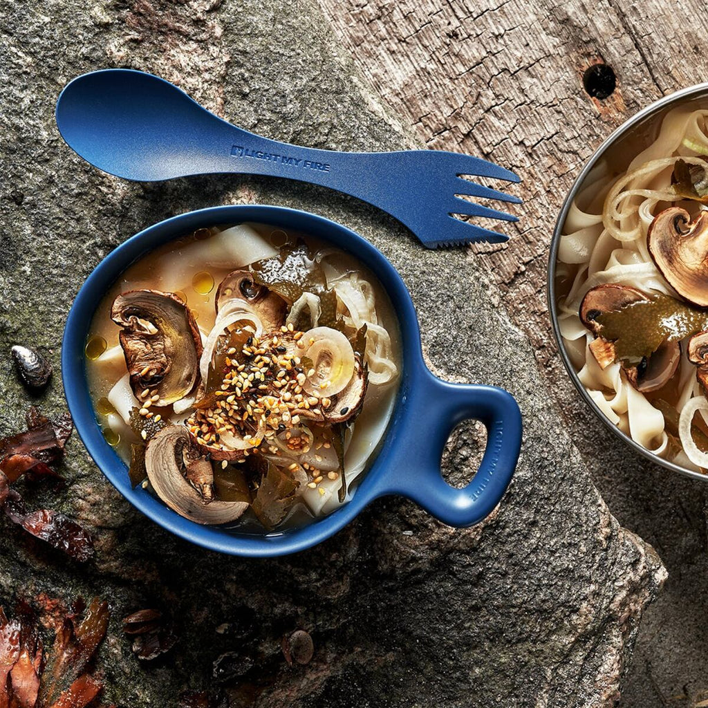 Light my fire Cestovní miska s uchem Swedish Kåsa hazyblue